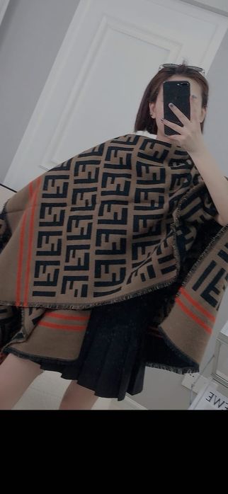 Poncho Fendi,  model 2026
