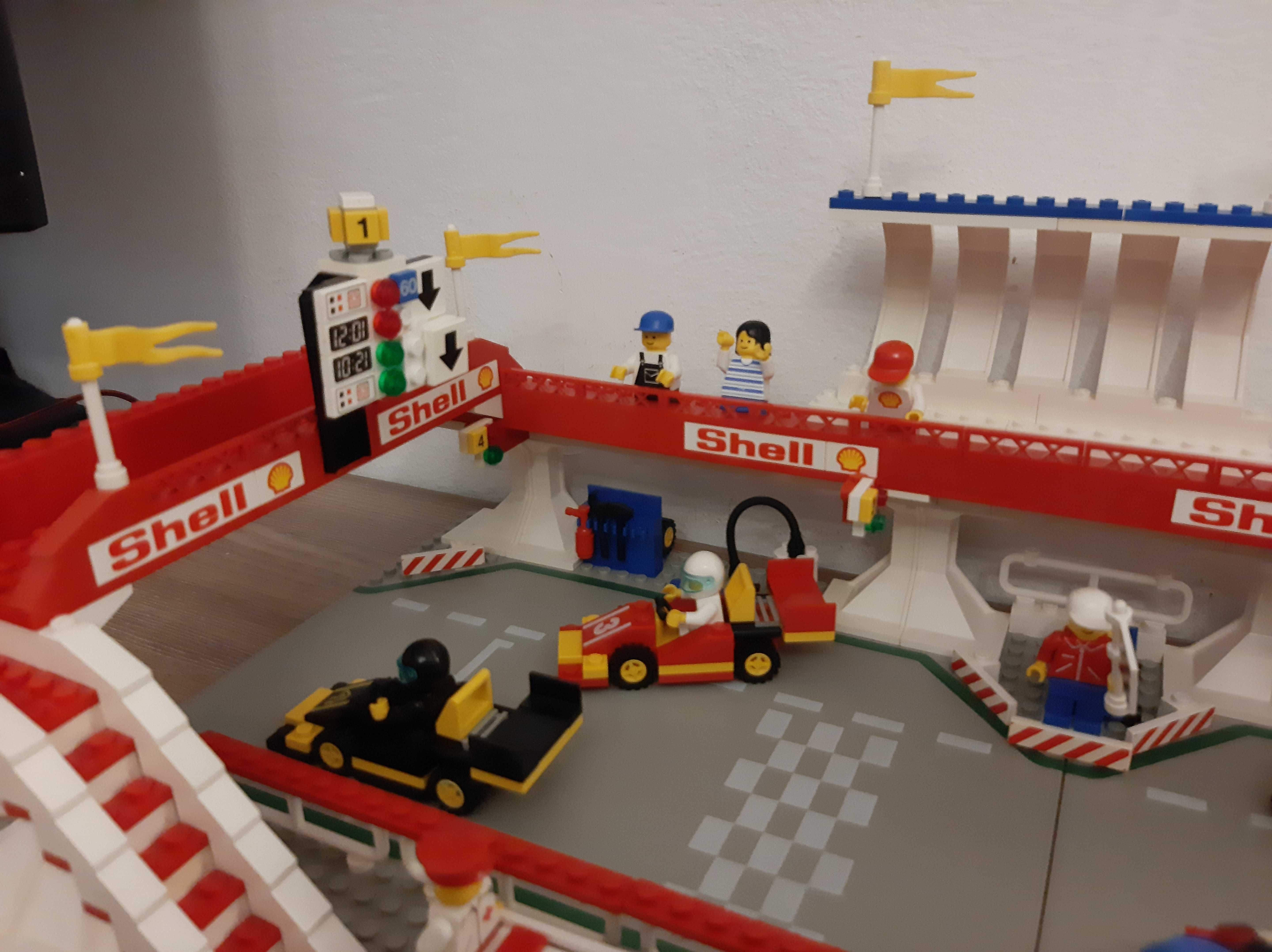 Lego 6395: Victory Lap Raceway