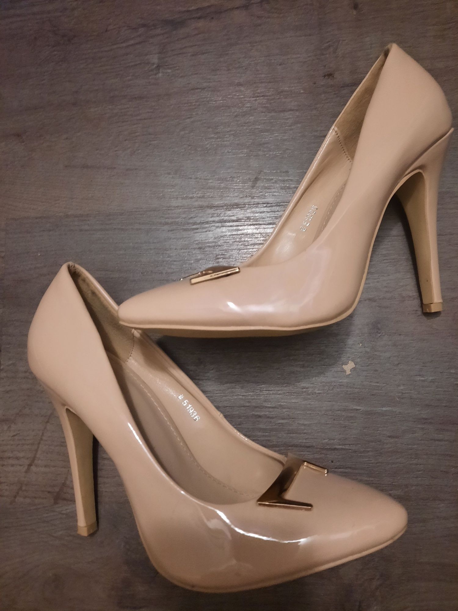 Pantofi eleganti nude mar 37 noi