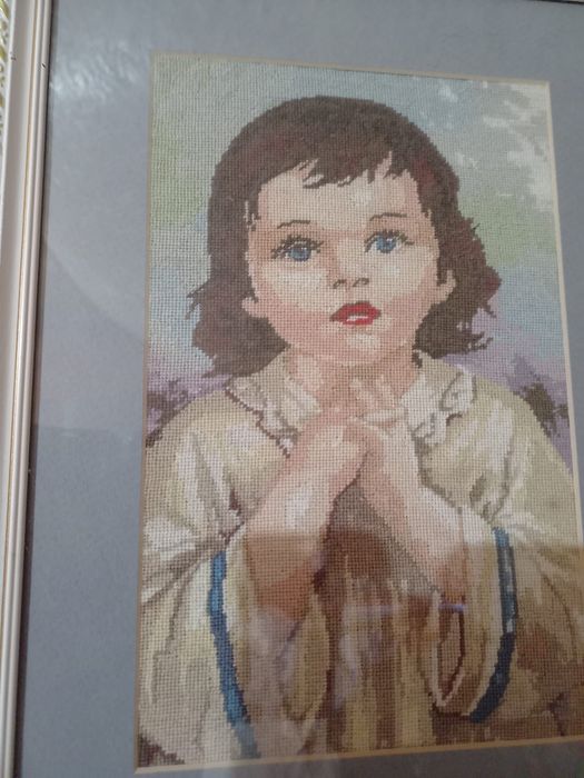 Vând tablouri goblen ,cusute manual!