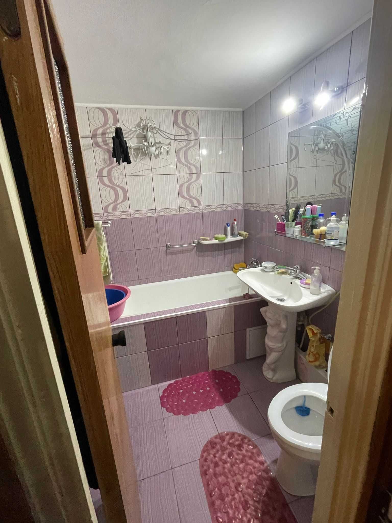 Vand apartament 2 camere langa liceul Bolintineanu