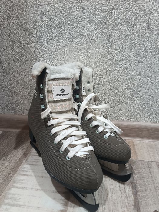Коньки 39 размер NORDWAY, заточенные