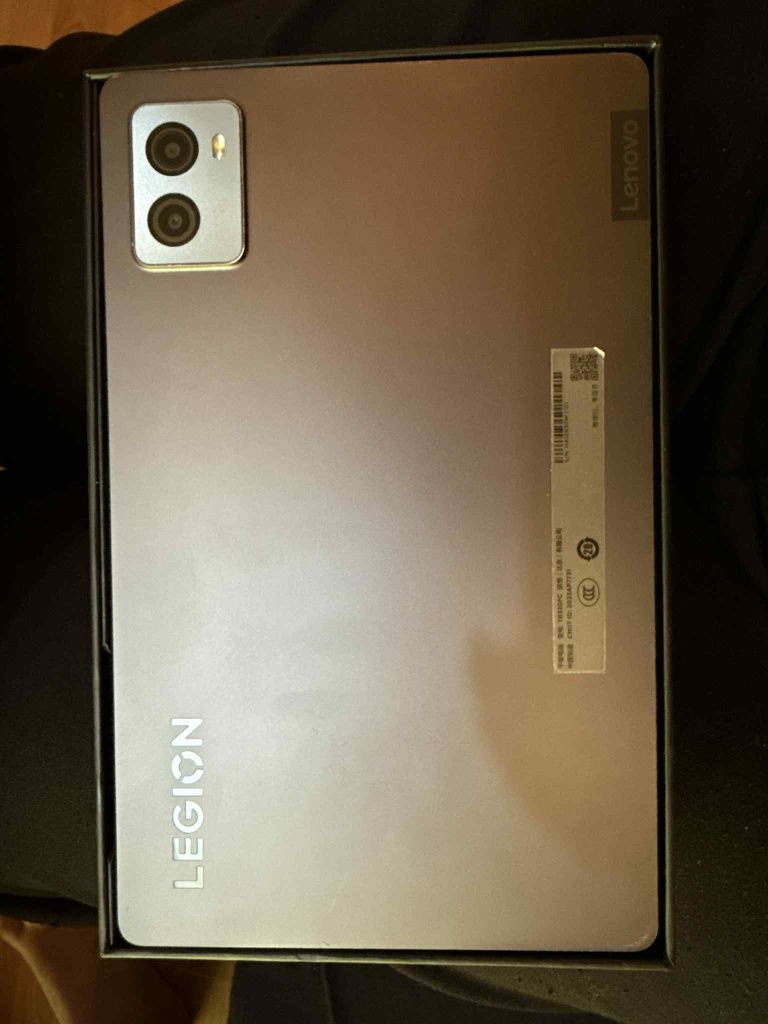 Таблетки Lenovo y700