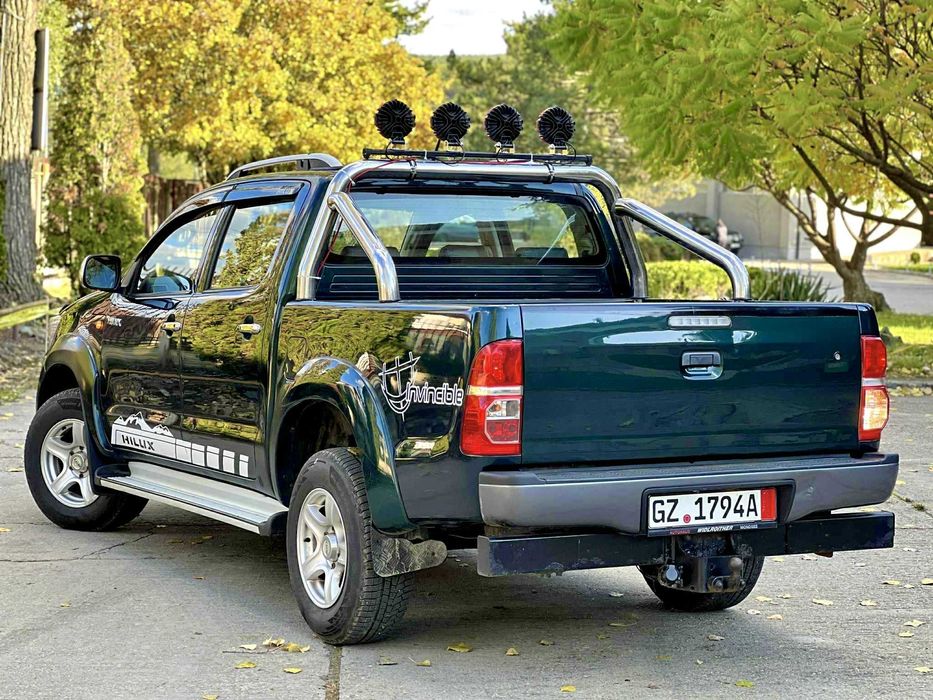 - IMPECABILA Toyota Hilux INVINCIBLE 2.5Tdi 180cp