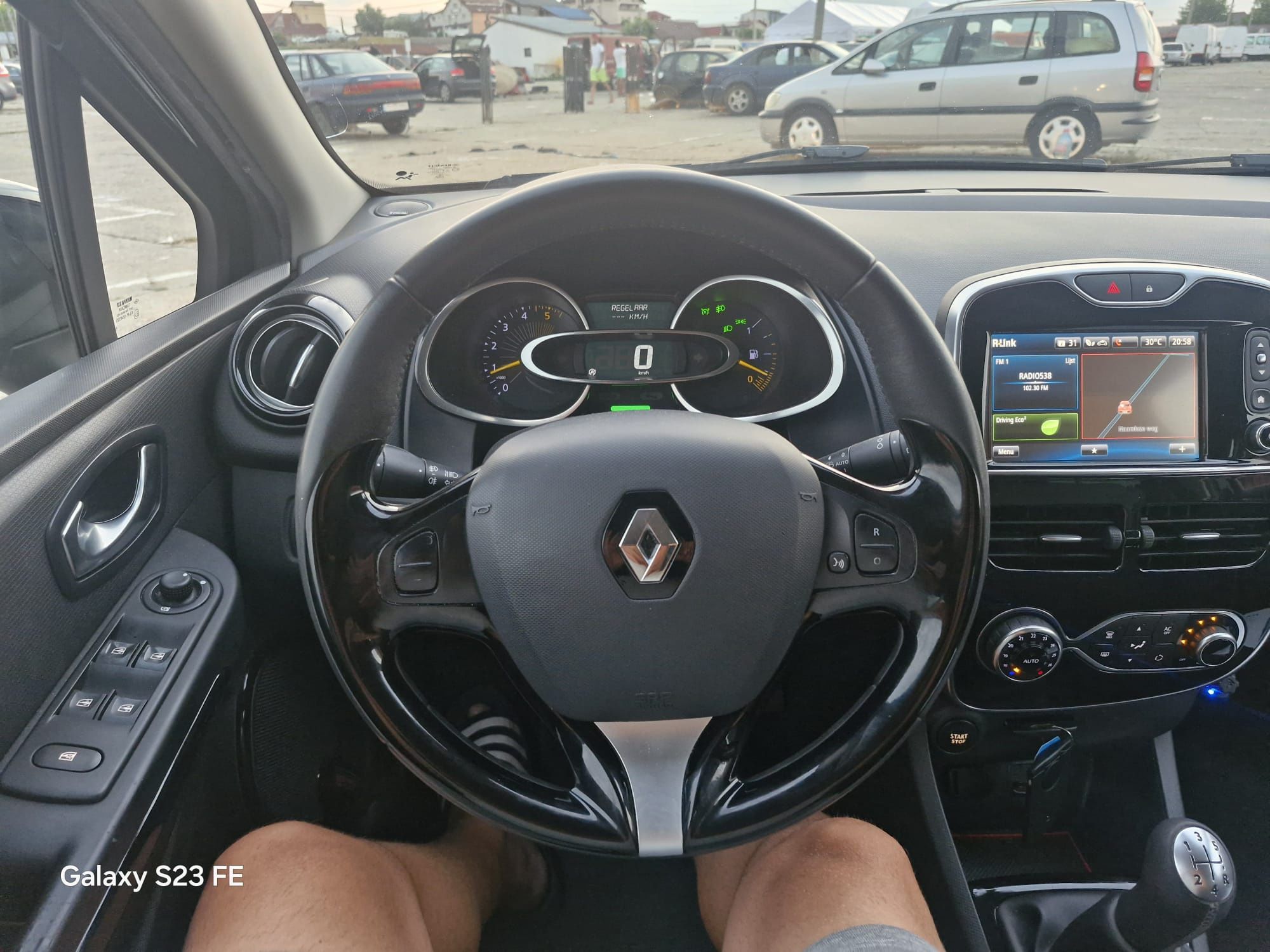 Vând Renault Clio
