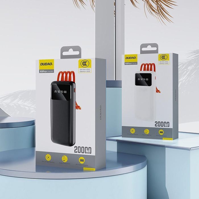 Външна батерия с вградени usb-a, usb-c, lightning и microusb кабели -