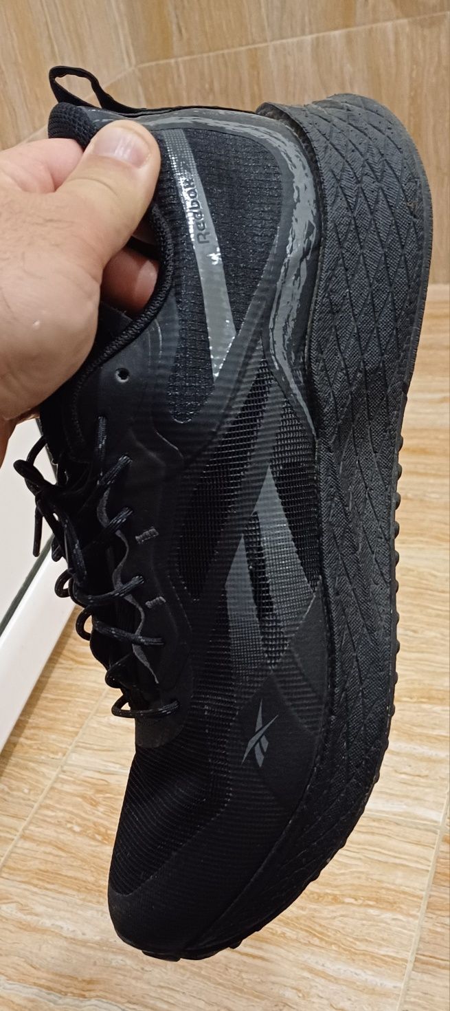 Маратонки REEBOK 43 номер