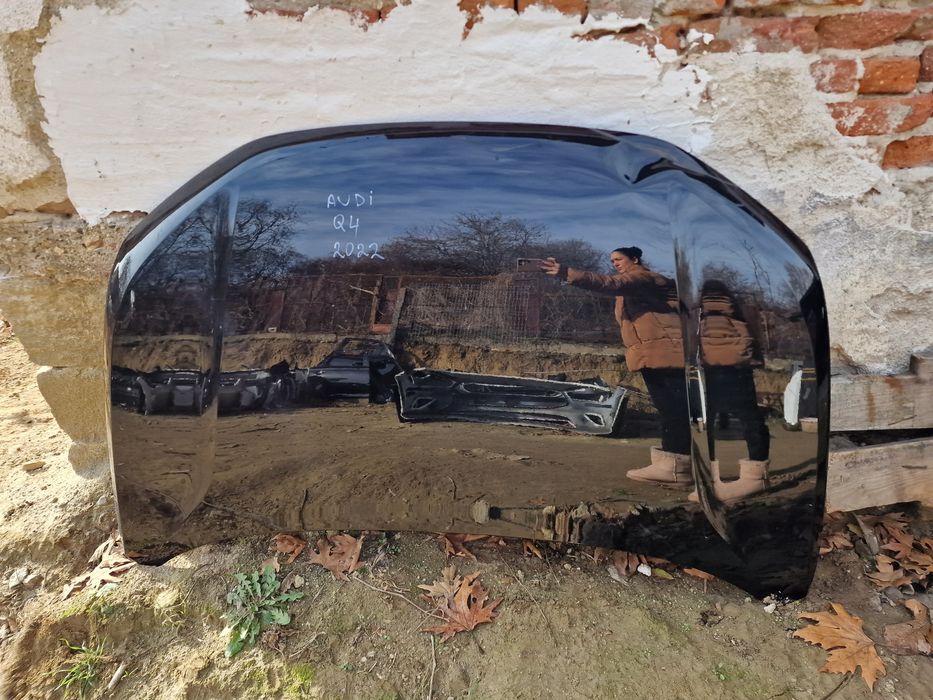 Audi Q4 2022 преден капак 2бр