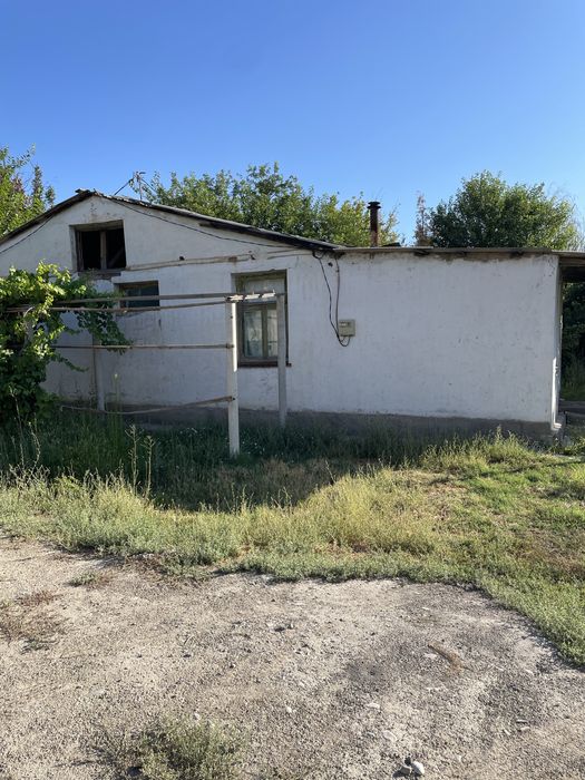 Үй сатылады 10 соттық жерімен