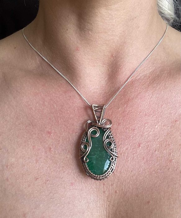 Pandantiv/Medalion Fir Cupru Antichizat si PiatraSemipretioasa Smarald