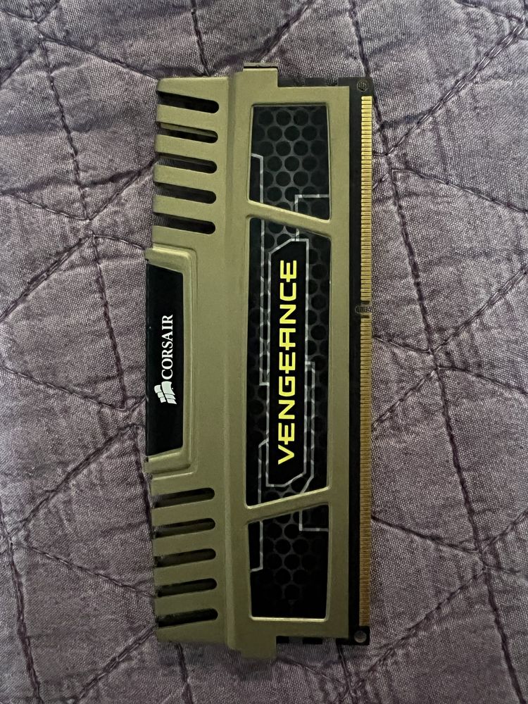 Corsair Vengeance 8GB [2x4GB] DDR3 1600Mhz Kit RAM