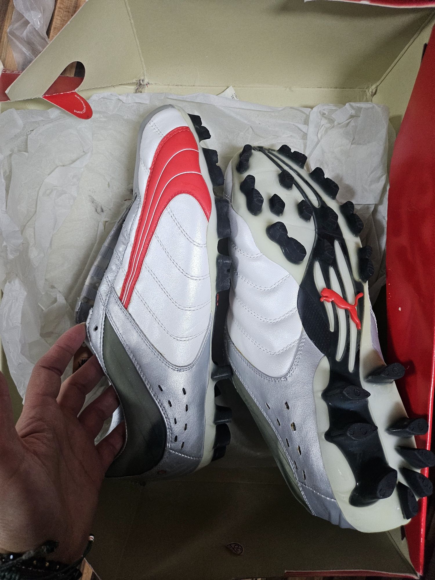 Нови бутони Puma от затворен спортен магазин 44 номер, стелка 28.5