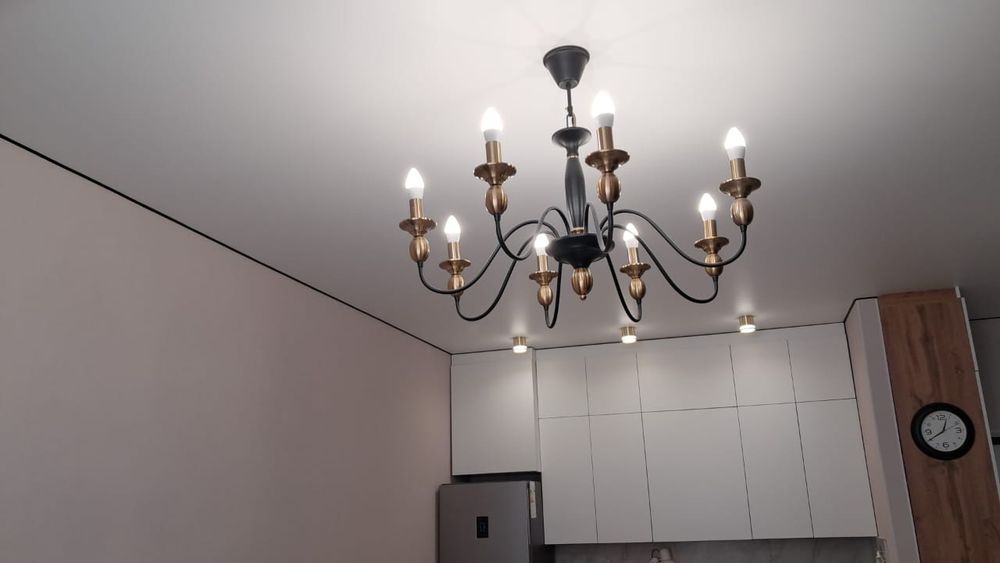 Продам люстры 8 и 9 рожковые