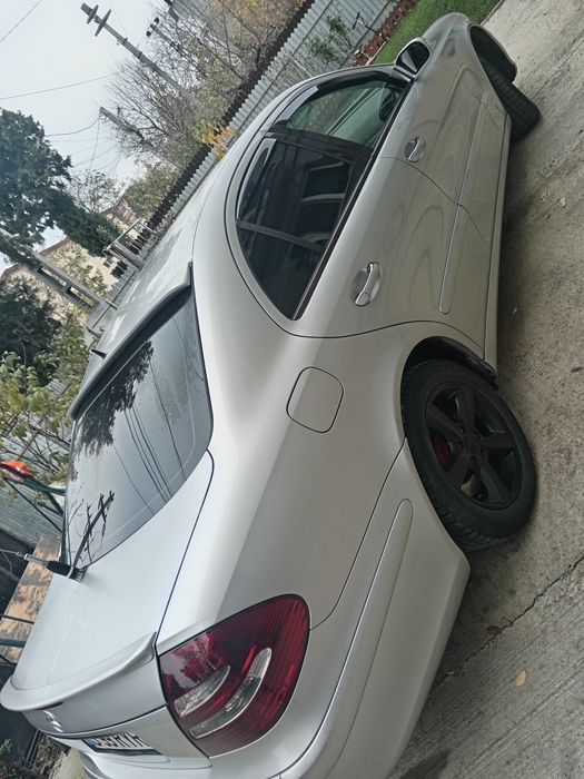 Vand sau schimb mercedes w211