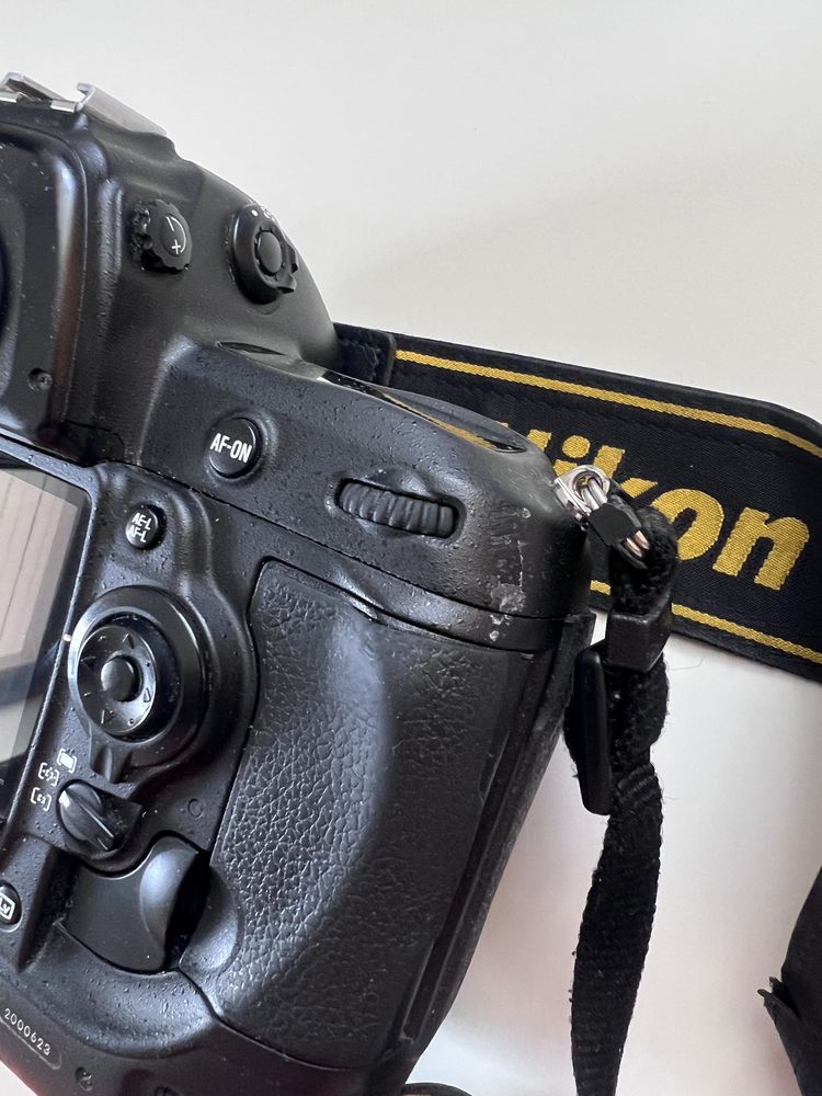 nikon D3s + carduri CF 16 GB si 32 GB