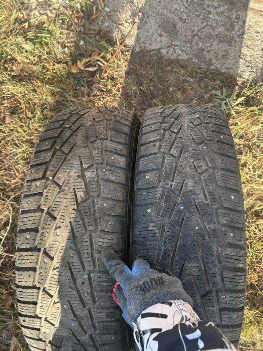 235/70 R16 два  баллона резина шины зимние колеса