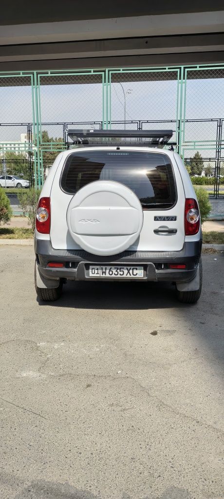 Машина Нива Chevrolet