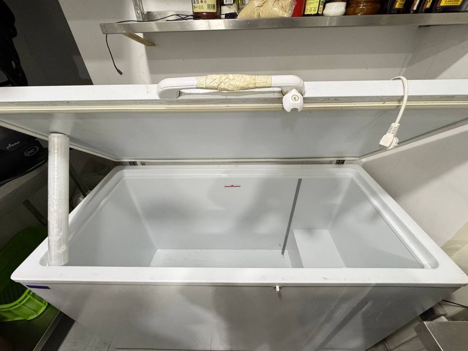 Срочно продаётся морозильник и холодильник !!!