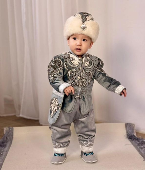 Прокат комплекта на Тұсау кесу 10 тыс. Район Арнау, Нова сити.