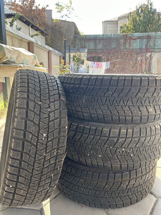 Шины Kapsen зимние в отличном состоянии 235/55/18