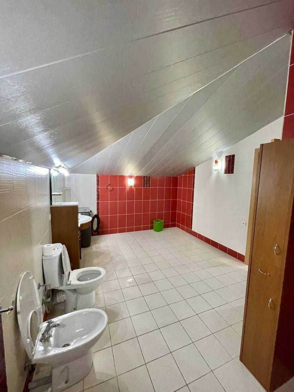Госпитальный ул.Чехова банковская 4-комн 4/4 265 м² 3 с/у 2 уровня
