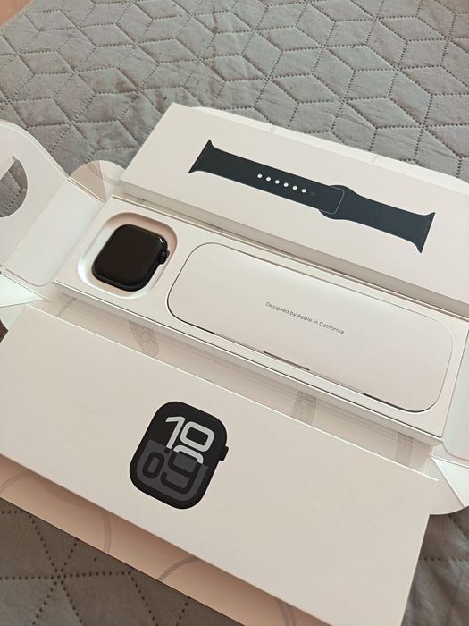 Apple Watch S10 GPS 42mm Jet Black M/L - с остатъчна гаранция