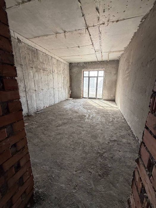 Milano Продается 3 комнатная коробка 8-роддом Яккасарай