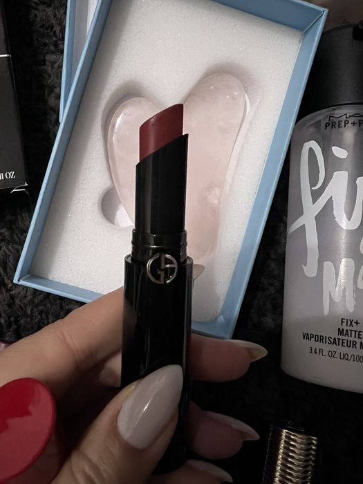 червило Dior  ,bobbi brown фон дьо тен, руж сенки ,YSL спирала червило