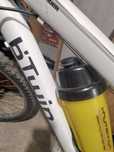 Bicicleta sport cadru aluminiu.