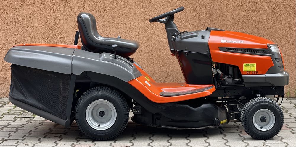 Tractoraș tuns iarba/gazon Husqvarna CTH 126 350cc 12.5 PS Recent adus