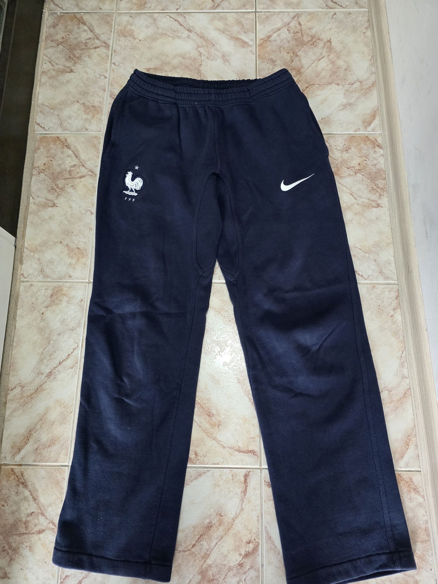 Анцунг Nike France