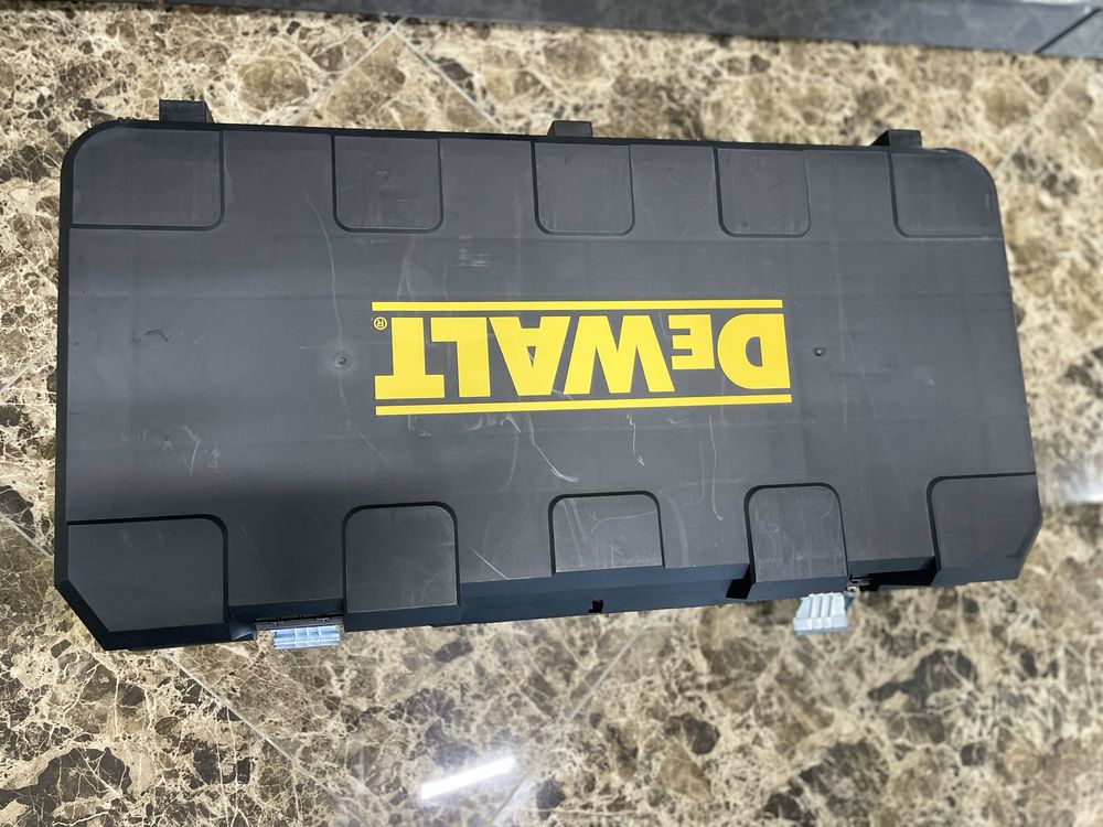 Перфоратор SDS-max DeWalt D25773K-QS