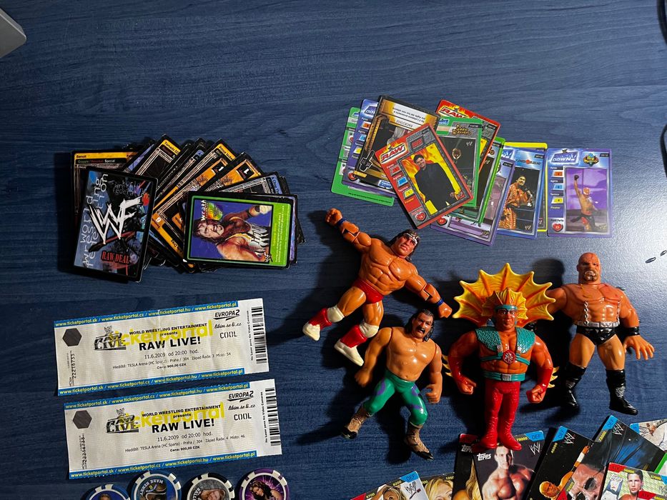 WWE wrestling jucarii figurine raw topps cartonase chipz colectie