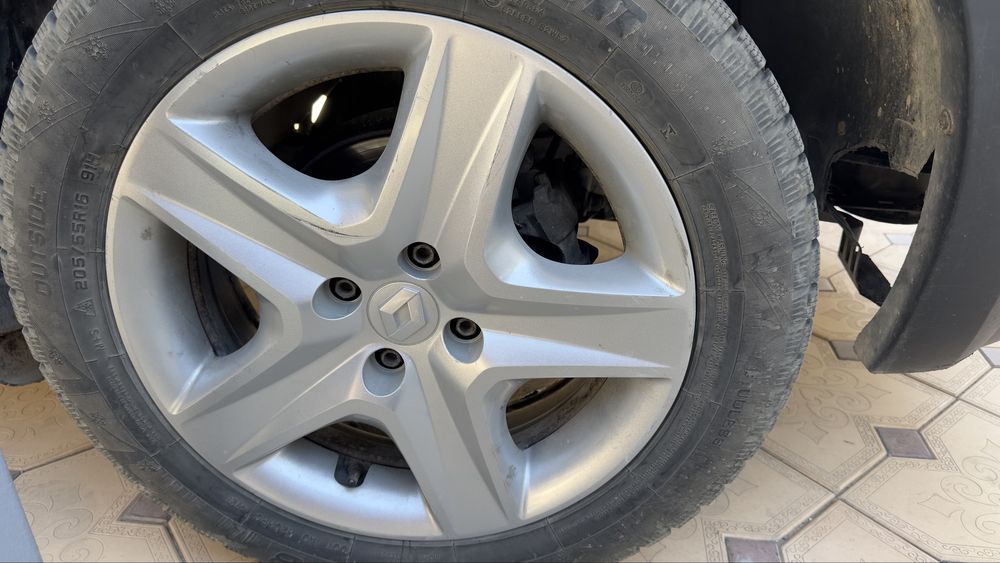 Колпак Рено Сандеро оригинальный 3 штуки!