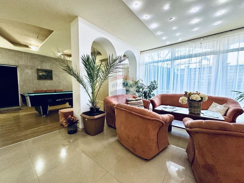 Хотел с ресторант, басейн и spa център за продажба, гр. Балчик, Я.И.