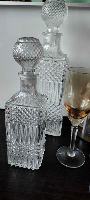 Decantor si pahare de cristal, totul la doar 300 lei ,fara defecte