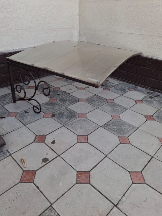 Козырек для дома