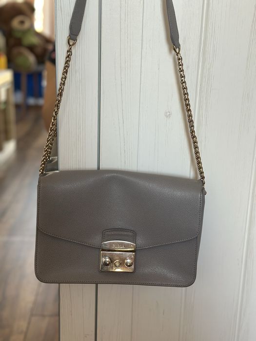 FURLA metropolis medium любима чанта в сиво