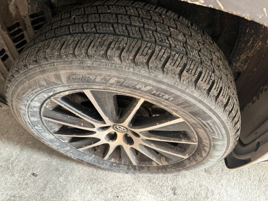 Продам шины на 19