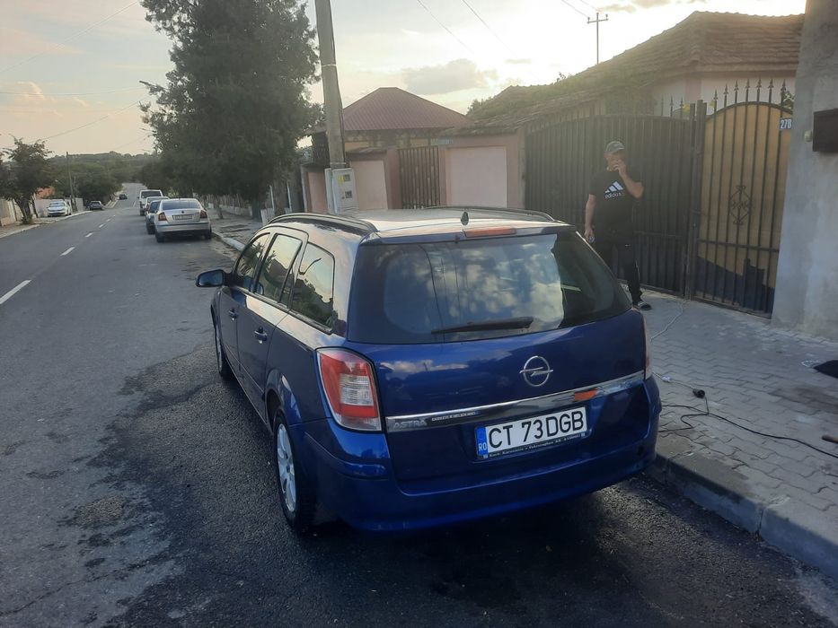 Vând Opel Astra H