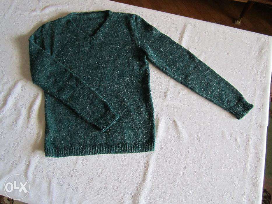 Pulover din mohair cu decolteu in V