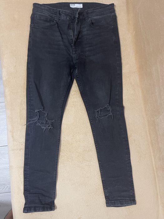 vand blugi negri bershka