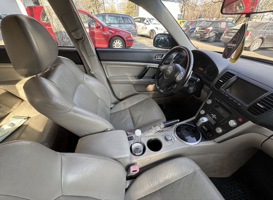 Subaru Legacy // 2007 // 3.0R