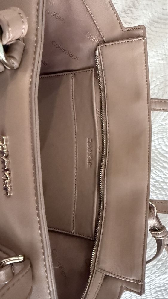 Оригинална чанта Calvin Klein