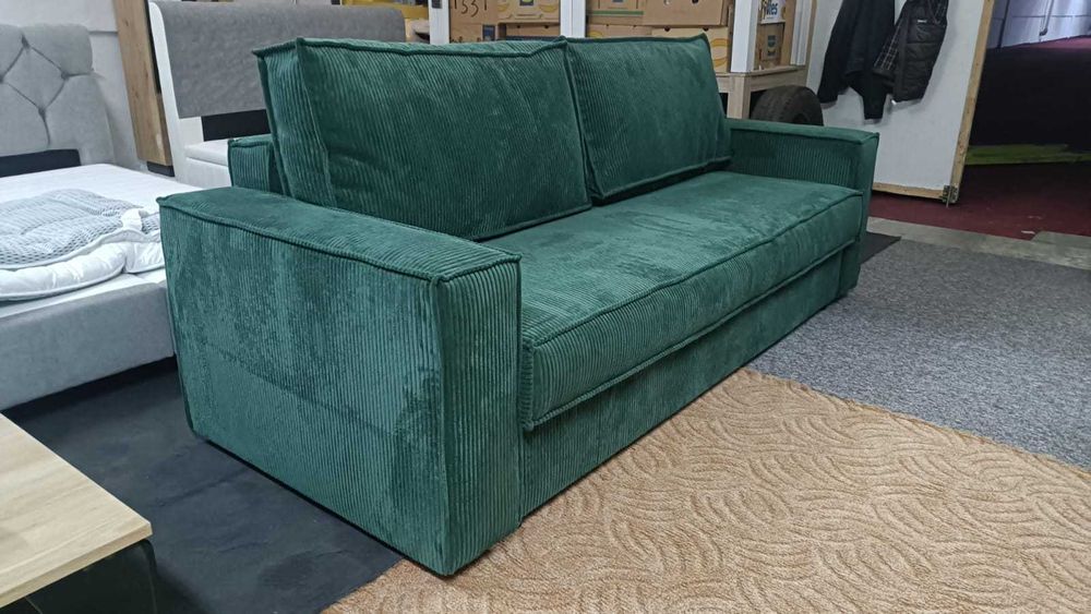 Vand canapea extensibila material plusat raiat verde smarald