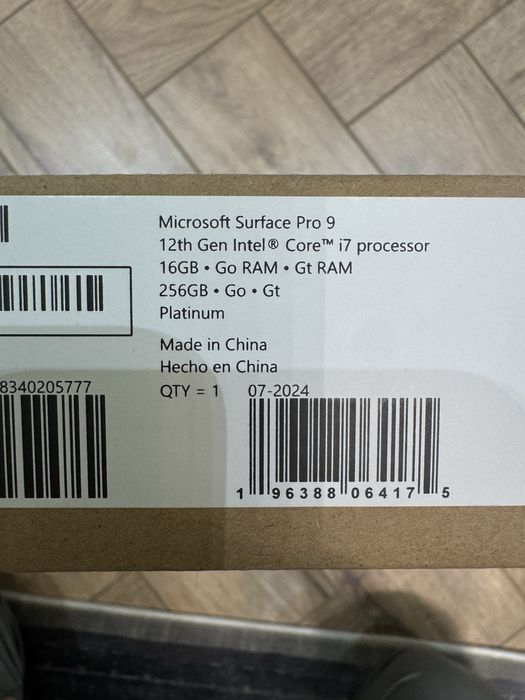 Microsoft Surface Pro 9 i7 / 16GB / 256GB / 120 Гц 2.8K экран.