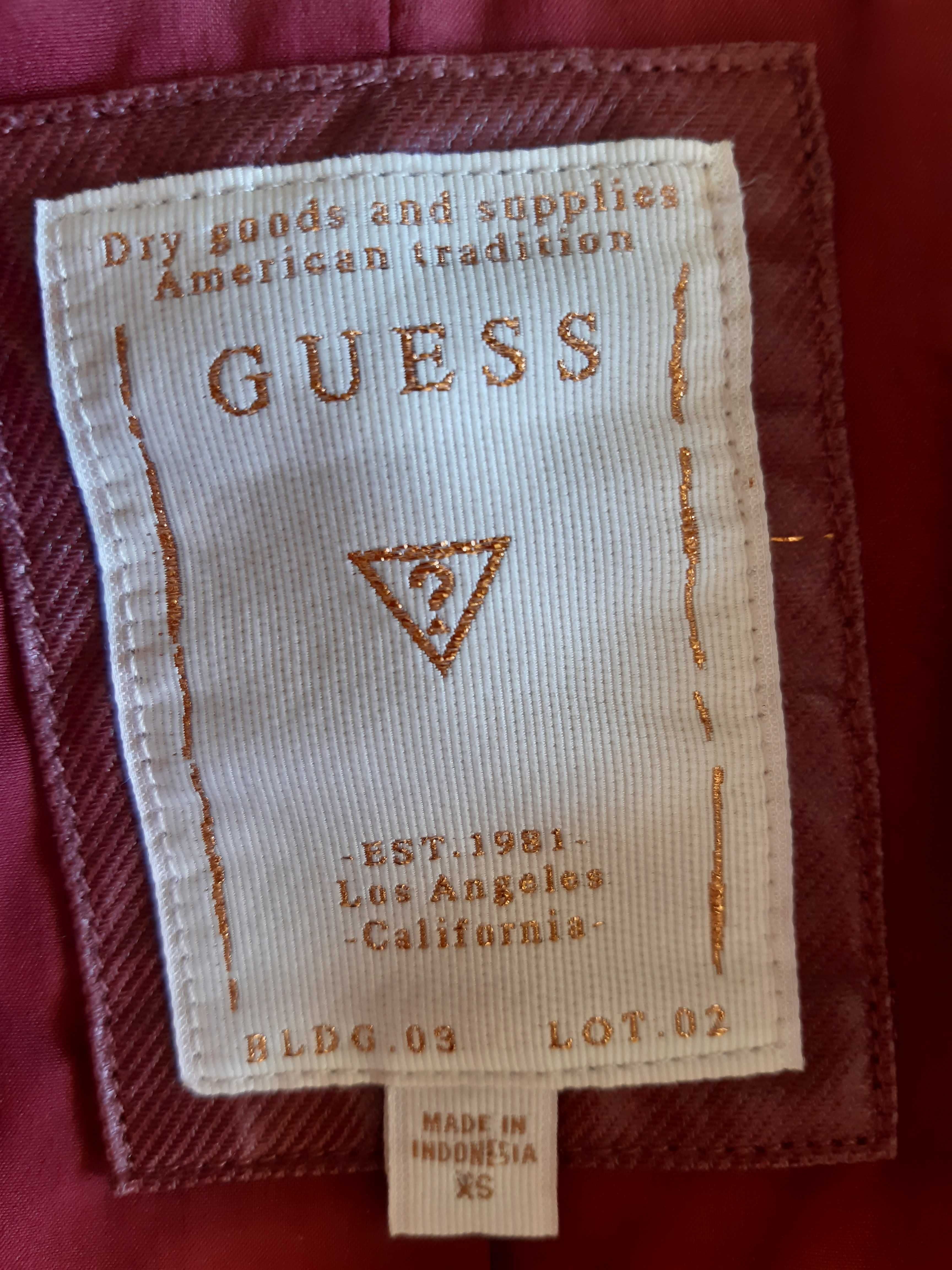 късо яке Guess промазана материя