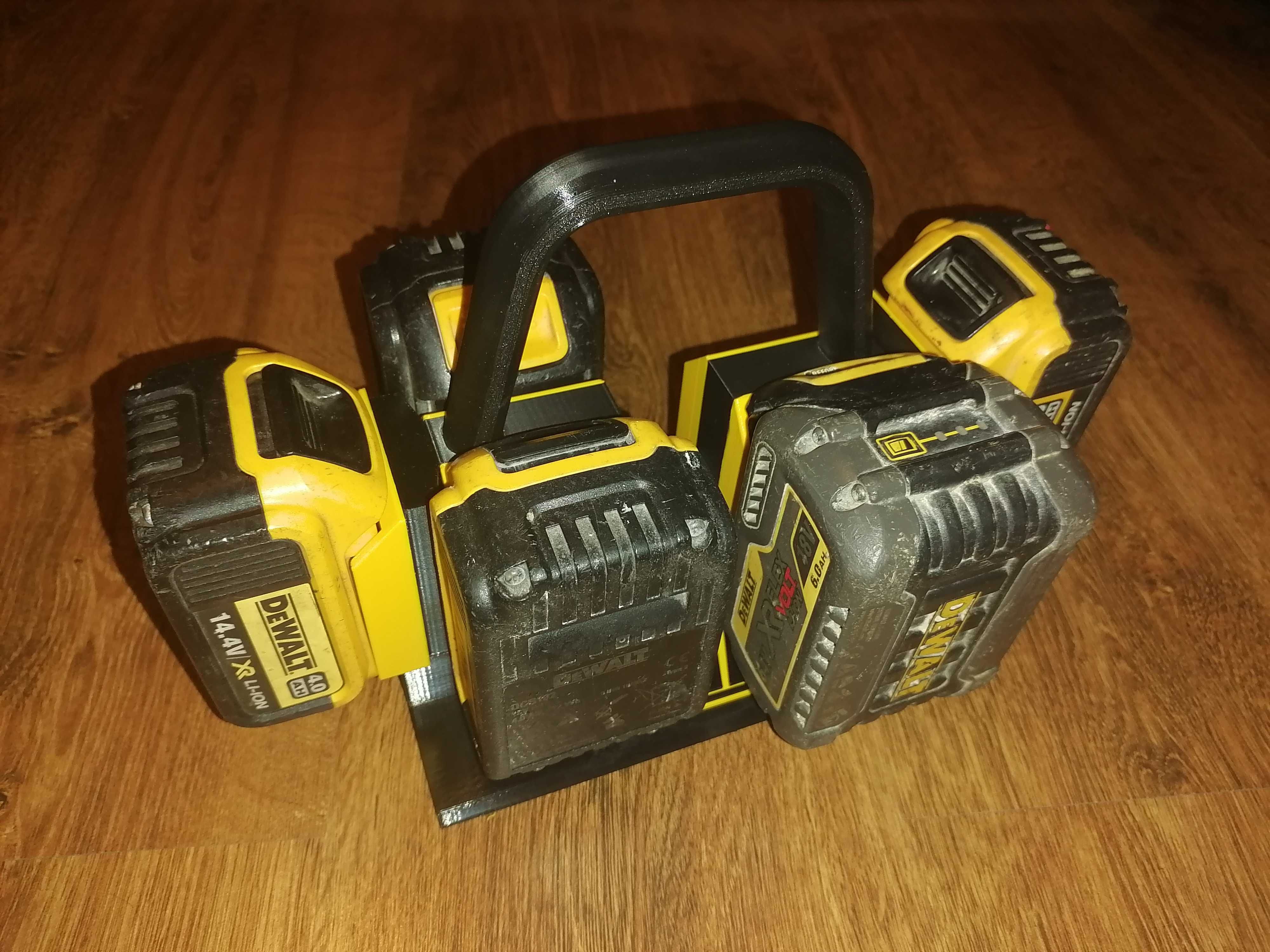 Suport Acumulatori Dewalt 6 Sloturi 14.4V/18V/54V