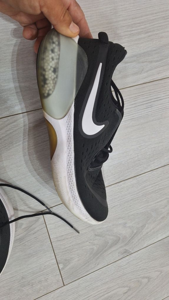 Страхотни Nike маратонки