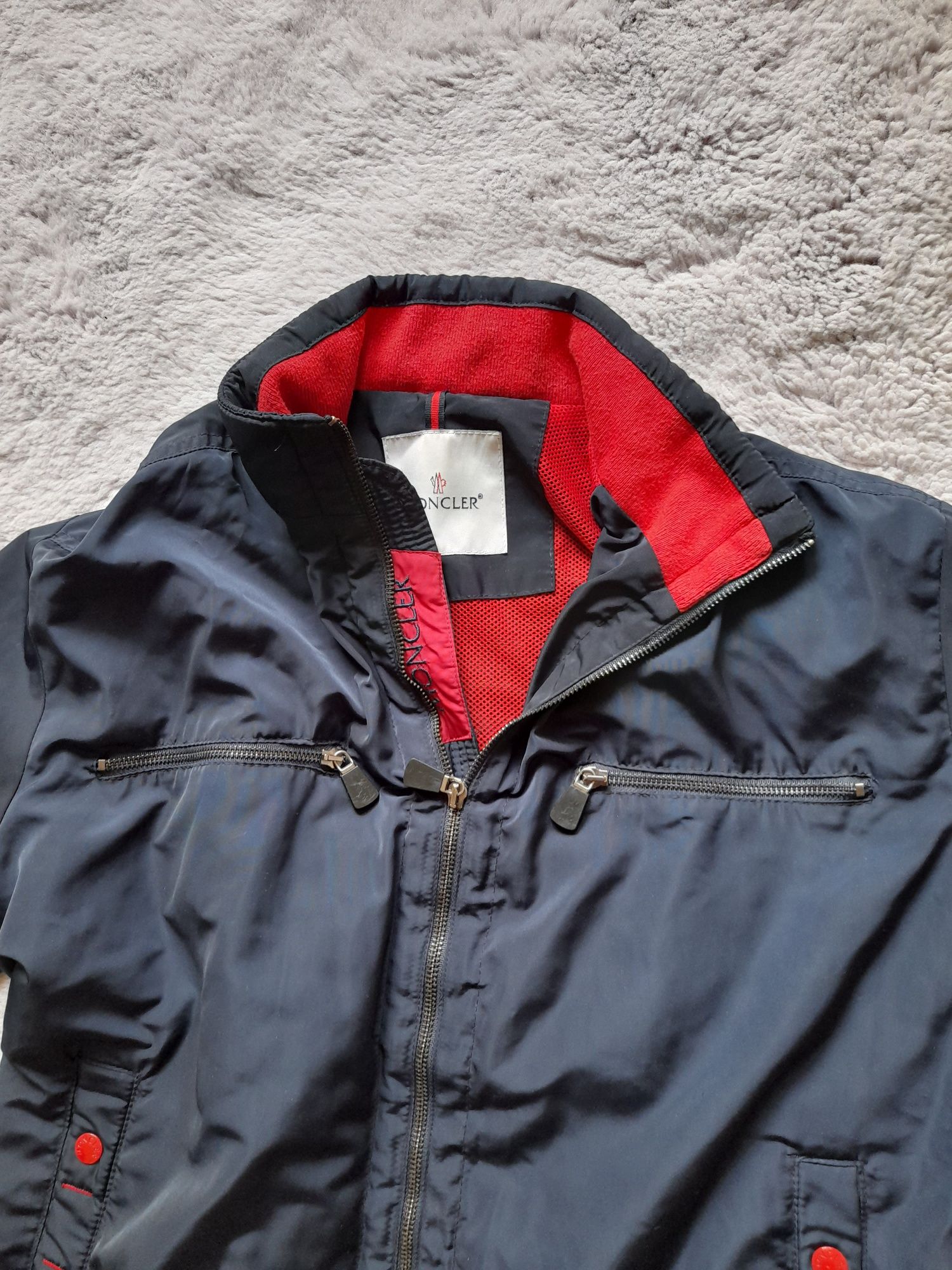 MONCLER мъжко яке L размер.